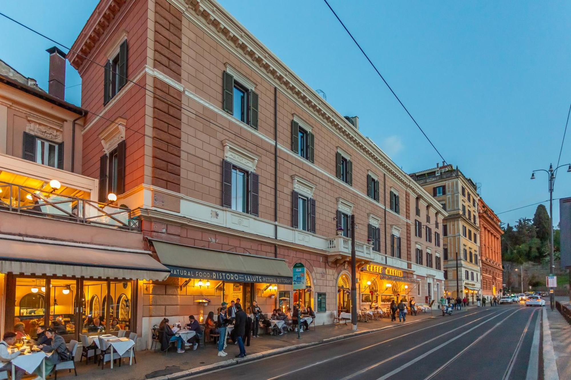 Iconic Apartment With Unique Colosseum View Rome Luaran gambar