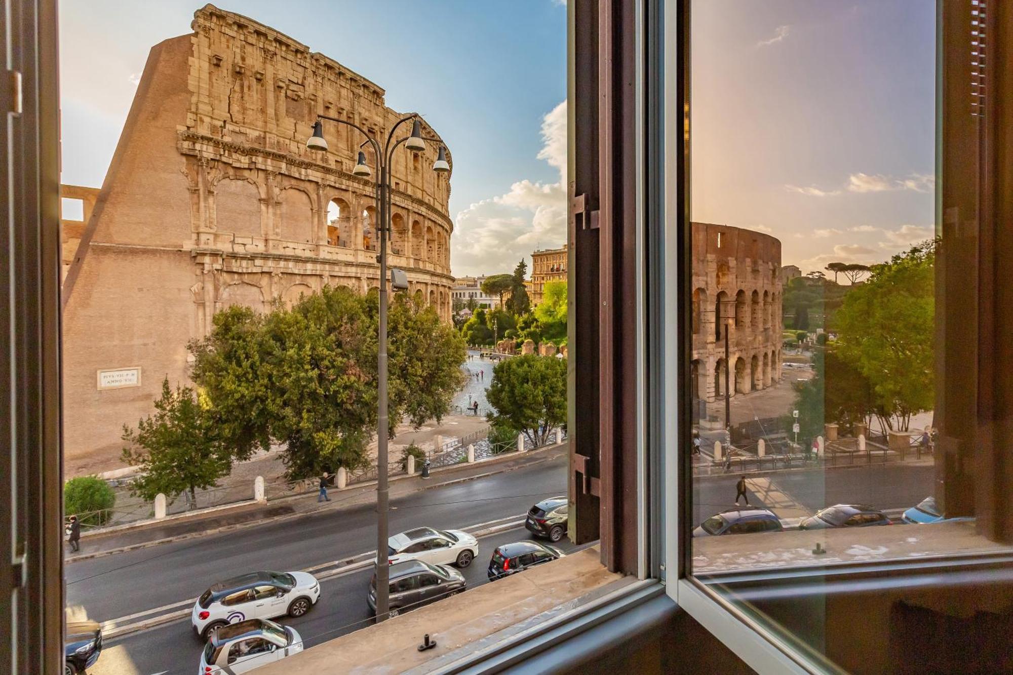 Iconic Apartment With Unique Colosseum View Rome Luaran gambar