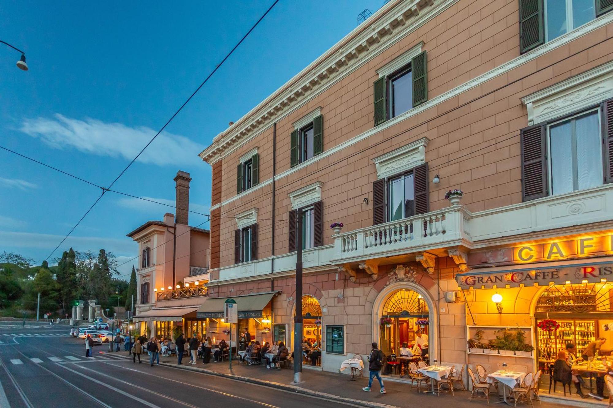 Iconic Apartment With Unique Colosseum View Rome Luaran gambar